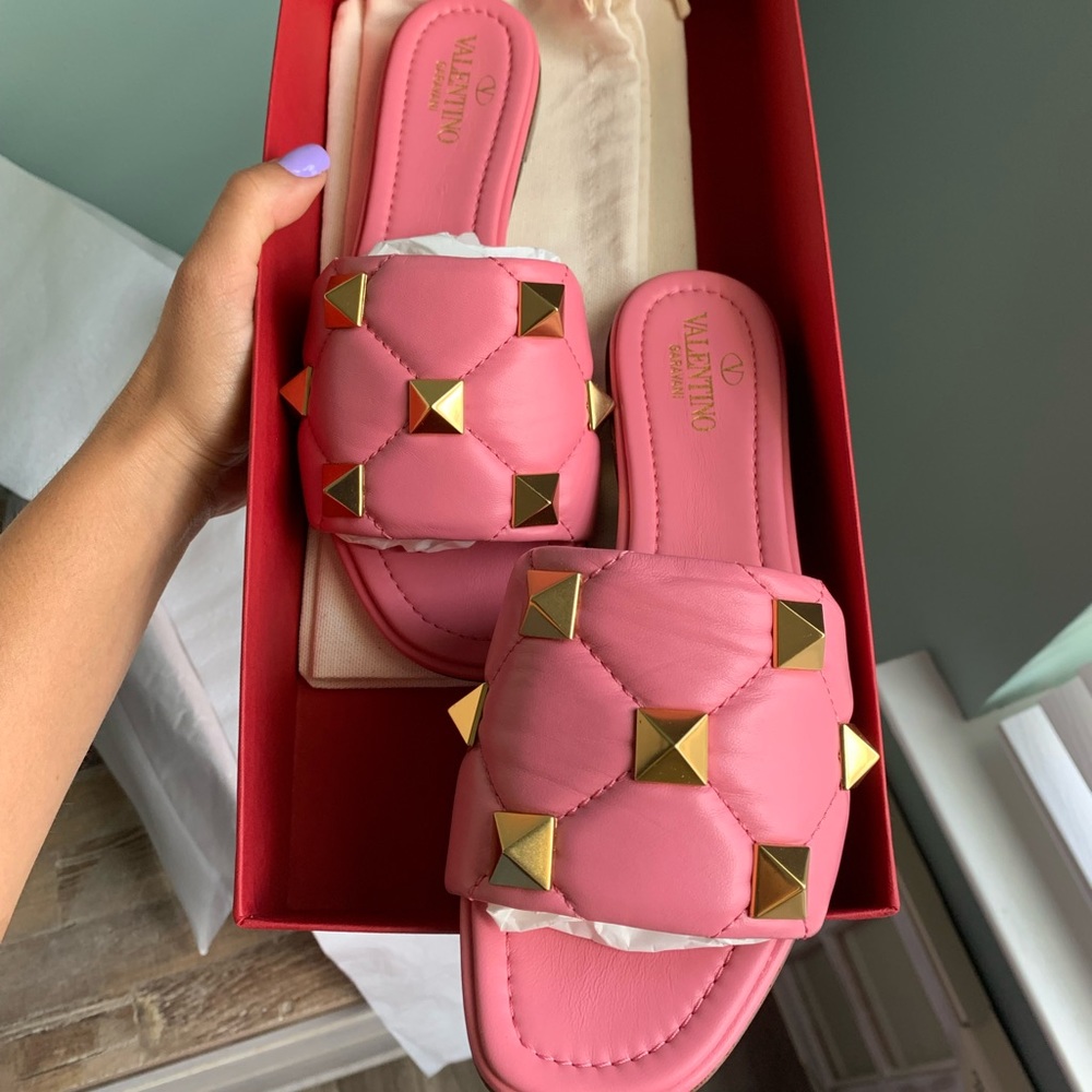 NWT VALENTINO Roman stud flat slide sandal in quilted nappa